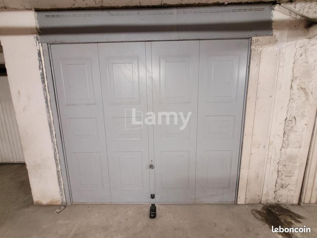 Parking 15 m² · à Fréjus · 15 m² · 99 €/mois