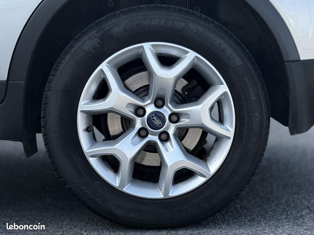 FORD KUGA 2.0 TDCi 140 4x2 Titanium (image 24)