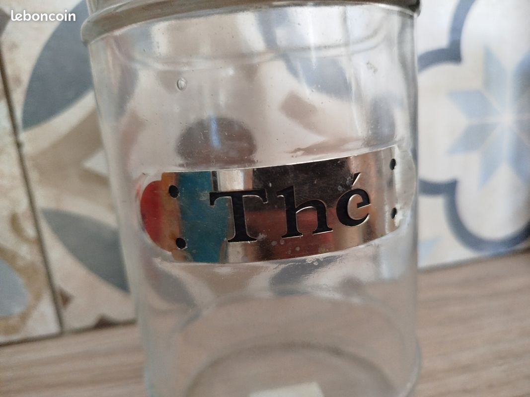 Un pot en verre avec couvercle métal.. Pot à thé (image 2)