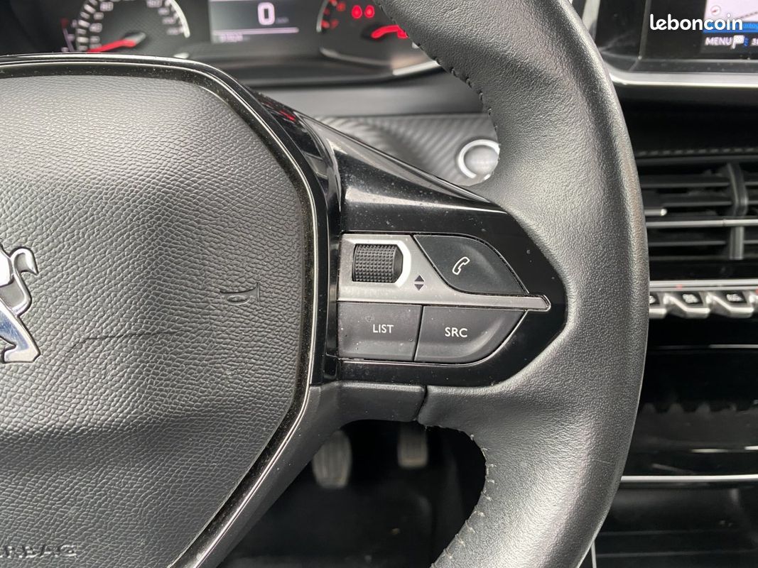 Peugeot 2008 (2) BLUEHDI 110 ALLURE (image 21)