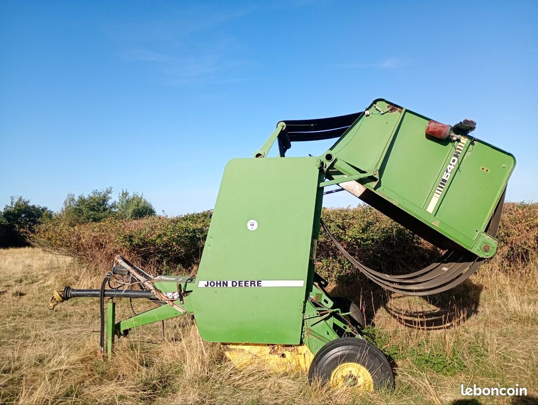 Presse John Deere 540 (image 2)