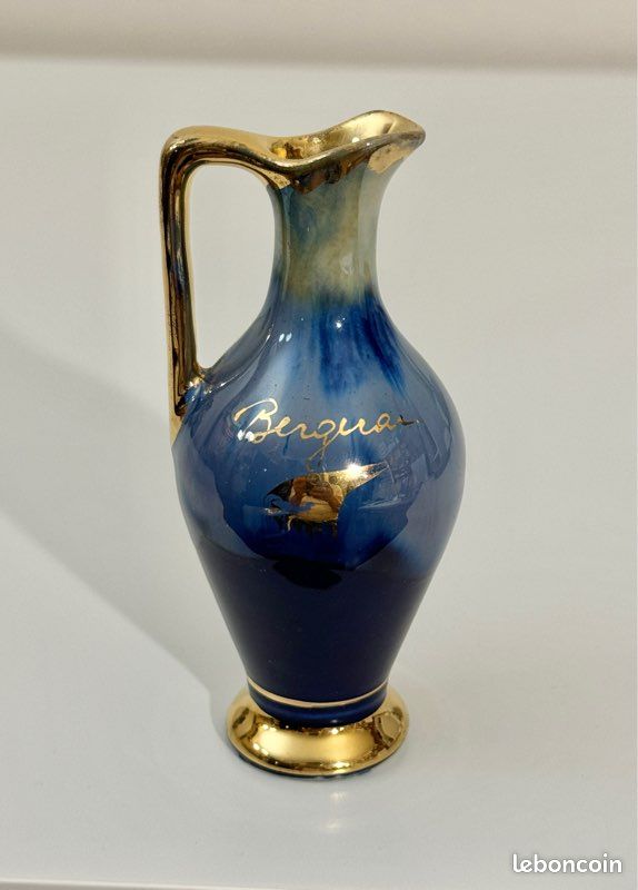 Jolie aiguière céramique Verigord vintage aux motifs flammés bleus et dorés Bergerac, 11,5 cm , excellent état (image 1)