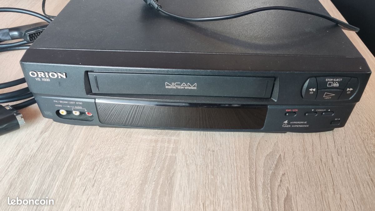 MAGNETOSCOPE VHS PAL/SECAM FUNAI 31C EUR 75,00 - FR