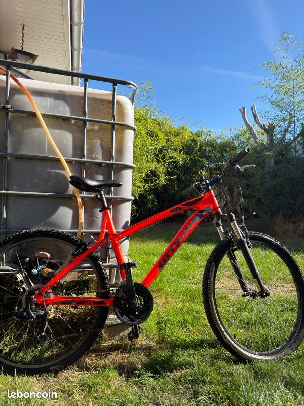 Vélo B.TWIN ROCKRIDER 340 (image 1)