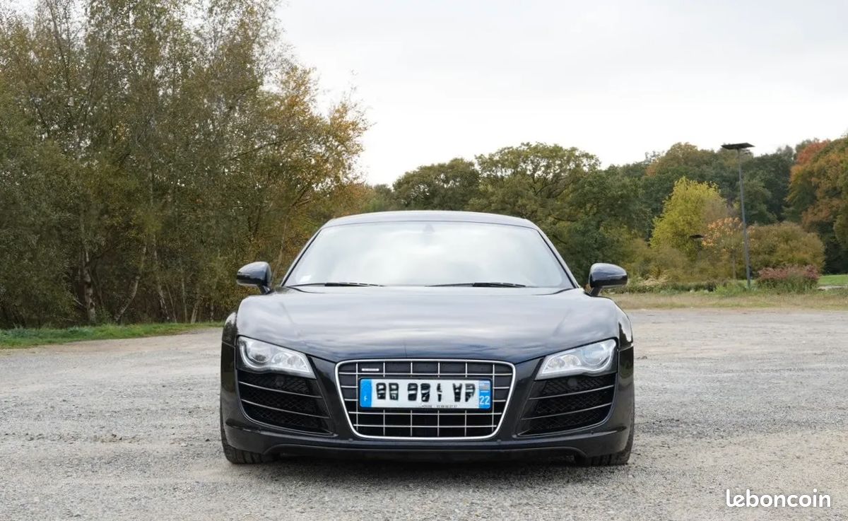 Audi R8 5.2 V10 FSI 525ch R tronic 6 - Suivi d'entretien / HiFi Bang&Olufsen / Caméra de recul / Pack Carbone / Maintien de charge (image 8)
