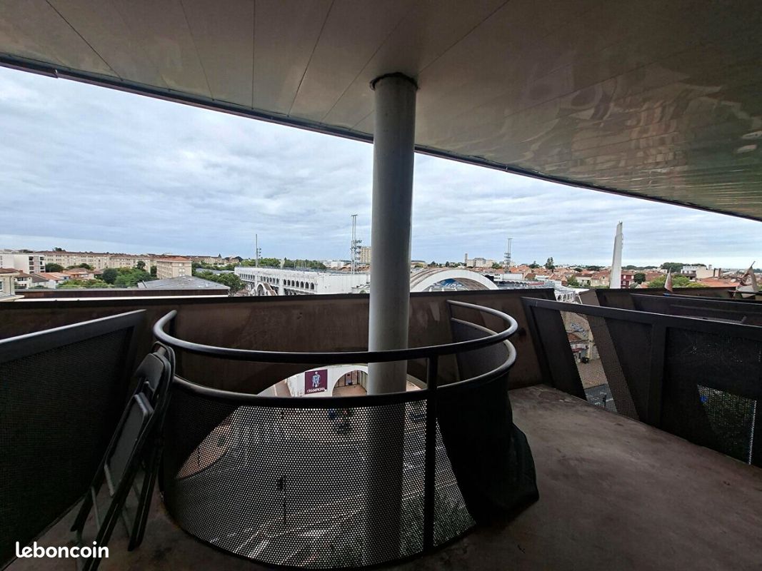 Appartement 1 pièce 31 m² · à Bordeaux · 30,8 m² · 700 €