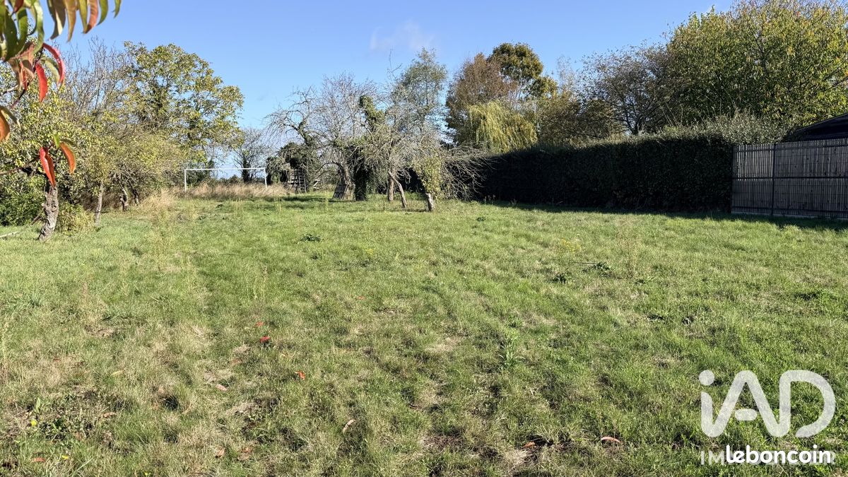 Terrain 1348 m² · à Loire-Authion · 1 348 m² · 84 260 €