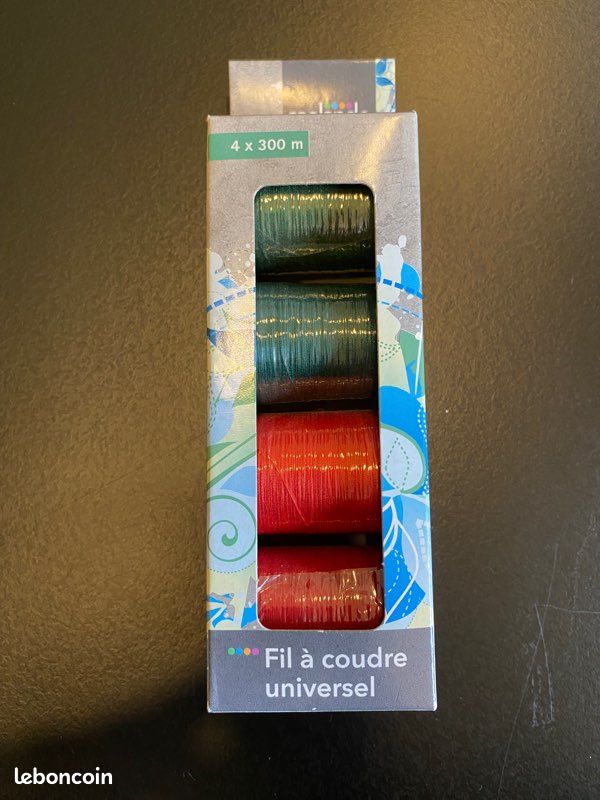 Fil à coudre neuf 2 verts 2 rouges (image 1)
