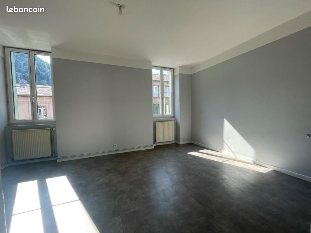 Appartement 4 pièces 95 m² · à Montréal-la-Cluse · 95 m² · 702 €/mois