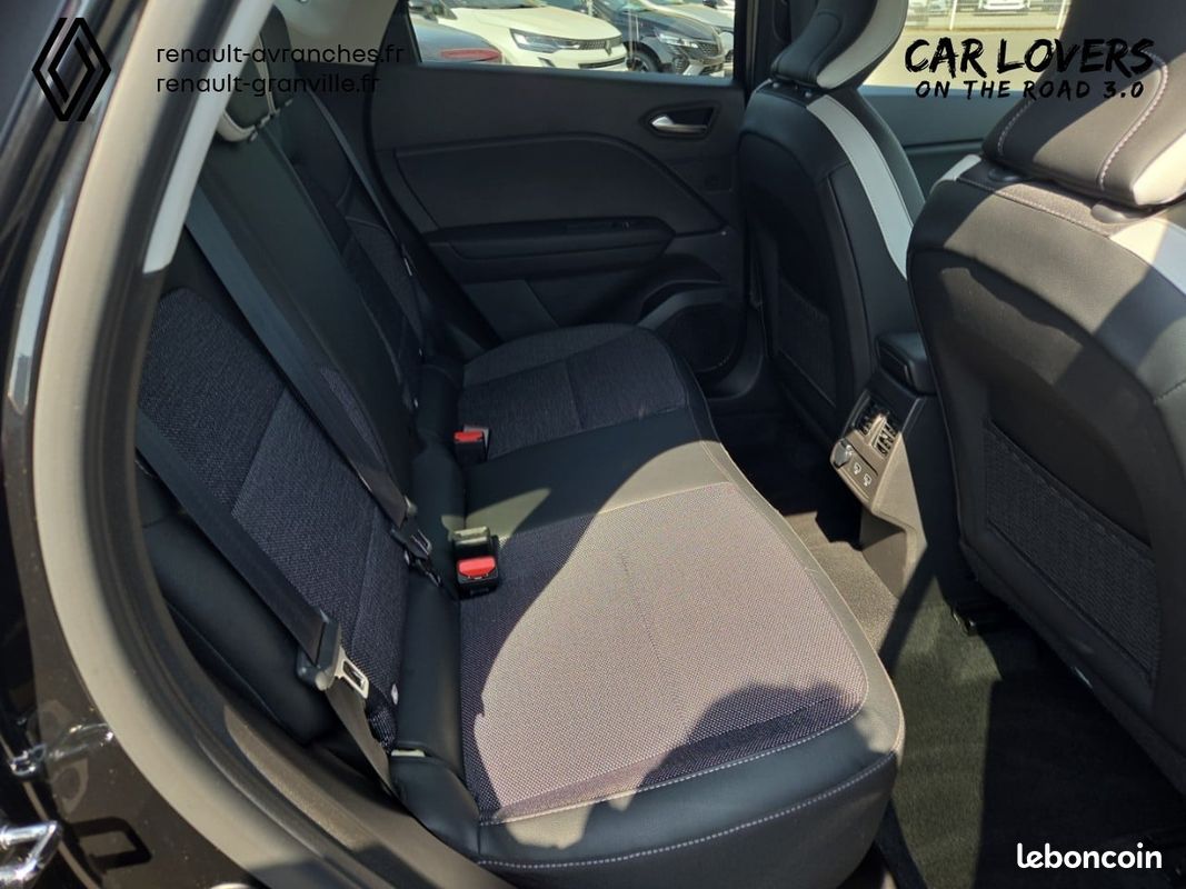 RENAULT Captur TCe 90 Techno (image 19)