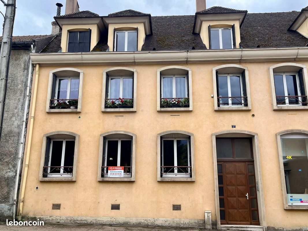 Appartement 3 pièces 69 m² · à Avallon · 69 m² · 75 000 €