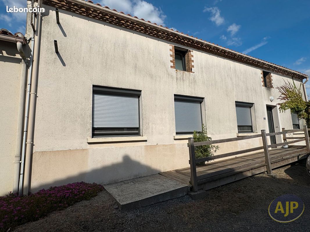 Maison 5 pièces 105 m² · à Vieillevigne · 105 m² · 950 €/mois