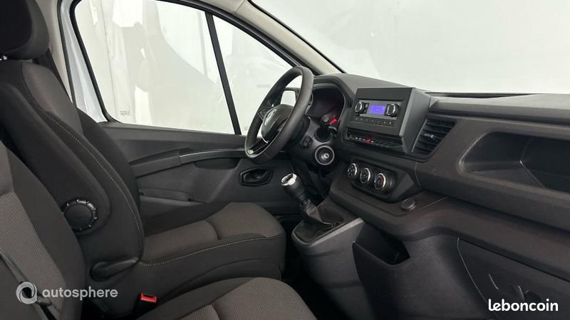 Renault Trafic Véhicule utilitaire ou Société L1H1 3T 2.0 Blue dCi 130ch Confort E6E (image 10)