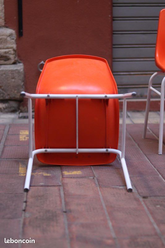 Lot de 2 chaises vintage orange – Design rétro (image 2)