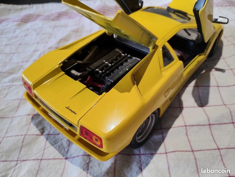 Voiture miniature 1/18 (image 6)