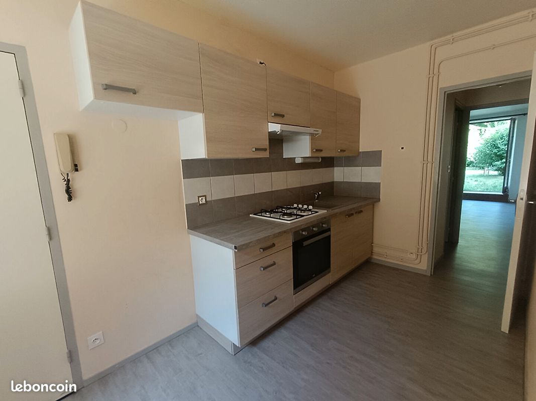 Appartement 1 pièce 37 m² · à Gray · 37 m² · 450 €/mois