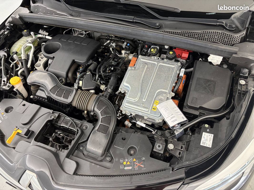 RENAULT Captur E-Tech 145 - 21 Business (image 27)