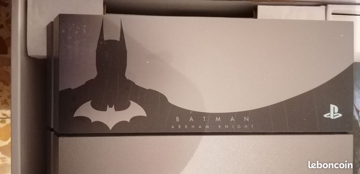 PS4 édition limitée Batman Arkham Knight Grise métal Playstation 4