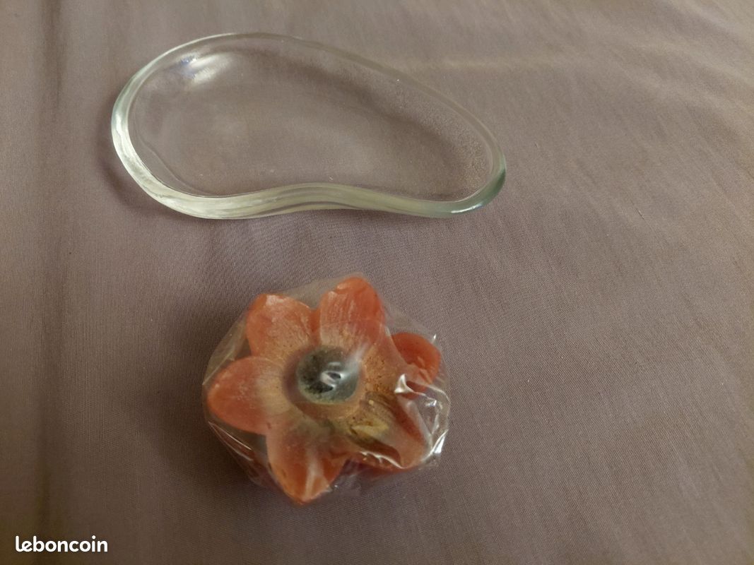 Pour un joli cadeau 2 mini bougies avec perles déco et coupelle (image 5)