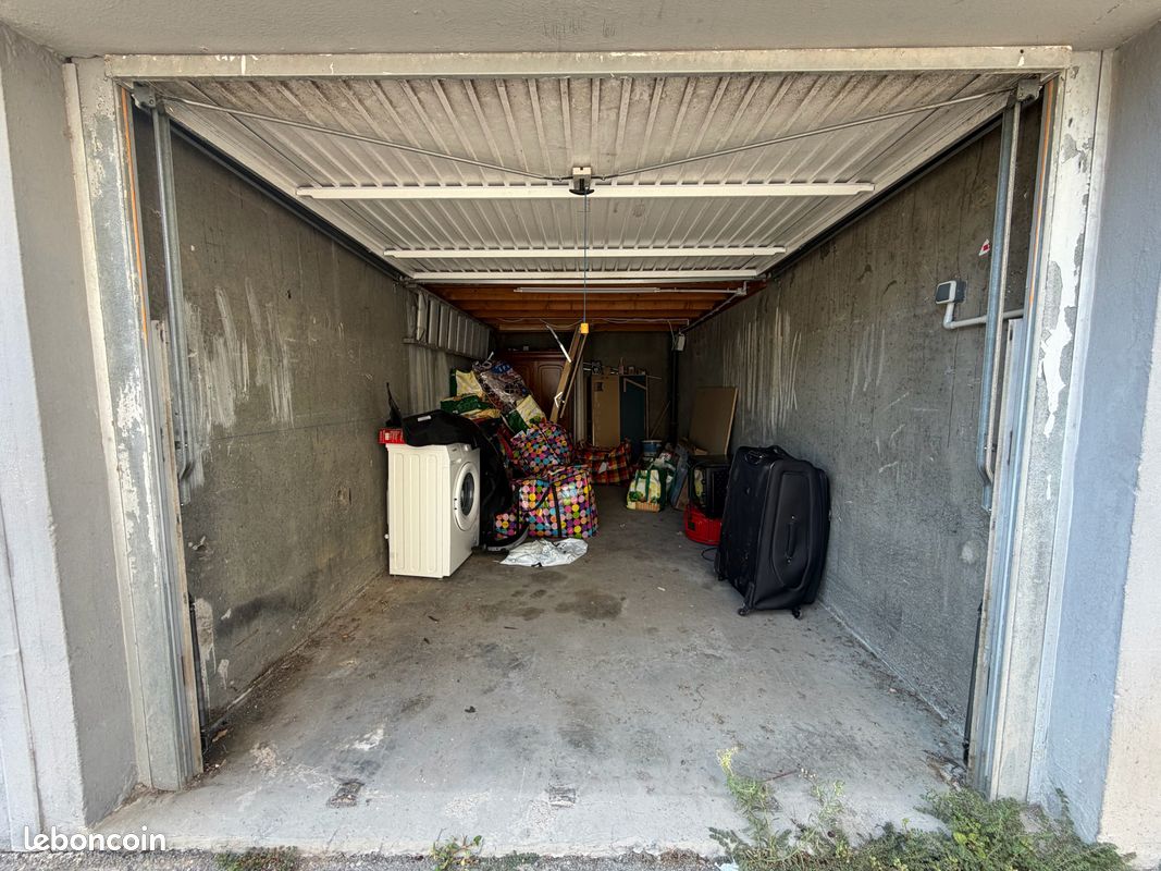 Parking/box Montpellier · 21 500 €