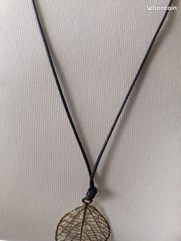 Collier Feuille de Cannabis Doré - Pendentif CBD Tendance | MyShop
