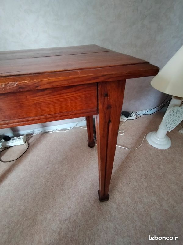 Petite table en chêne (image 2)