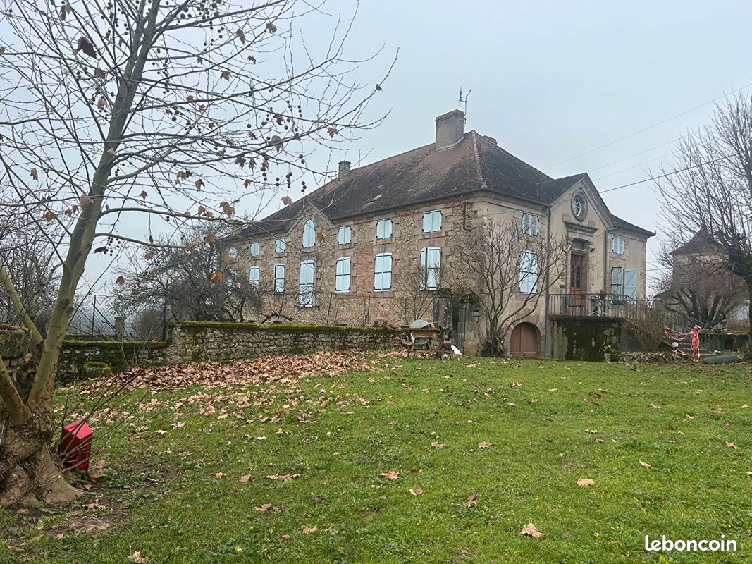 Maison 9 pièces 221 m² · à La Chapelle-aux-Saints · 221 m² · 478 000 €