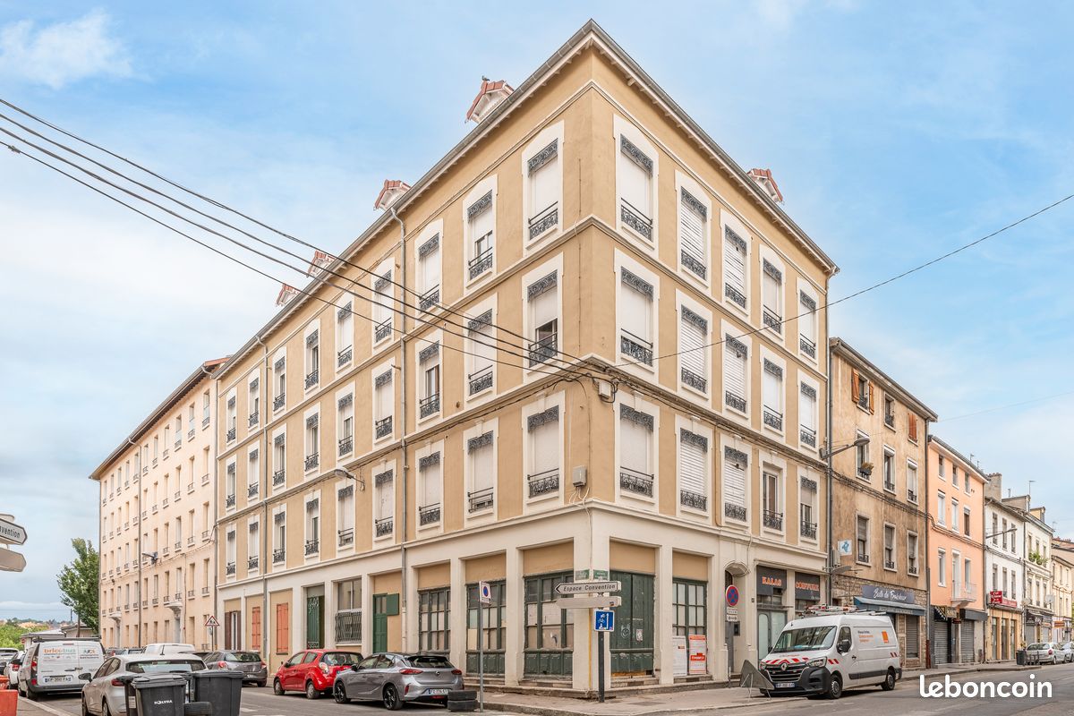 Appartement 3 pièces 62 m² · à Oullins-Pierre-Bénite · 61,5 m² · 170 000 €
