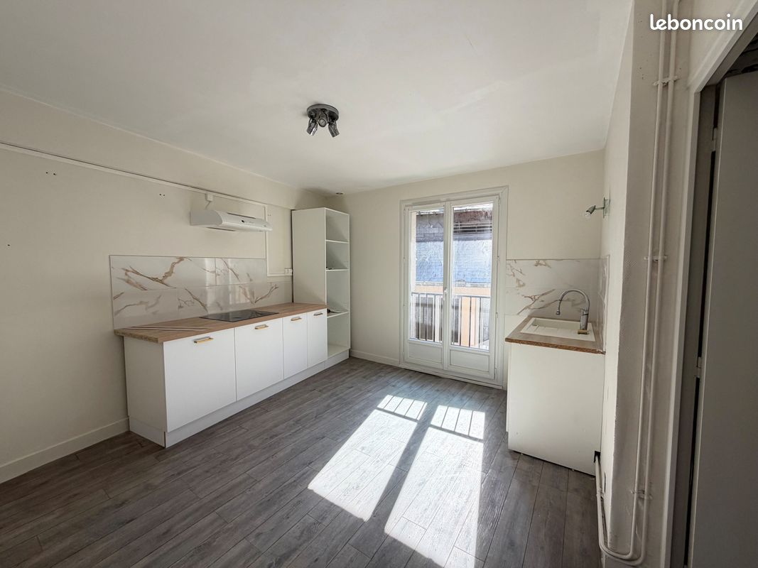 Appartement 2 pièces 60 m² · à Lisieux · 60 m² · 695 €