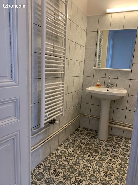 Appartement 3 pièces 80 m² · à Le Chambon-Feugerolles · 80 m² · 680 €/mois