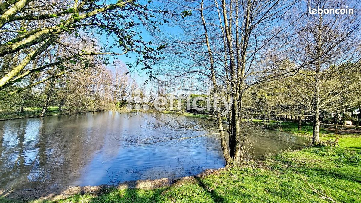 Terrain 13 084 m² Essarts En Bocage · à Essarts-en-Bocage · 69 300 €