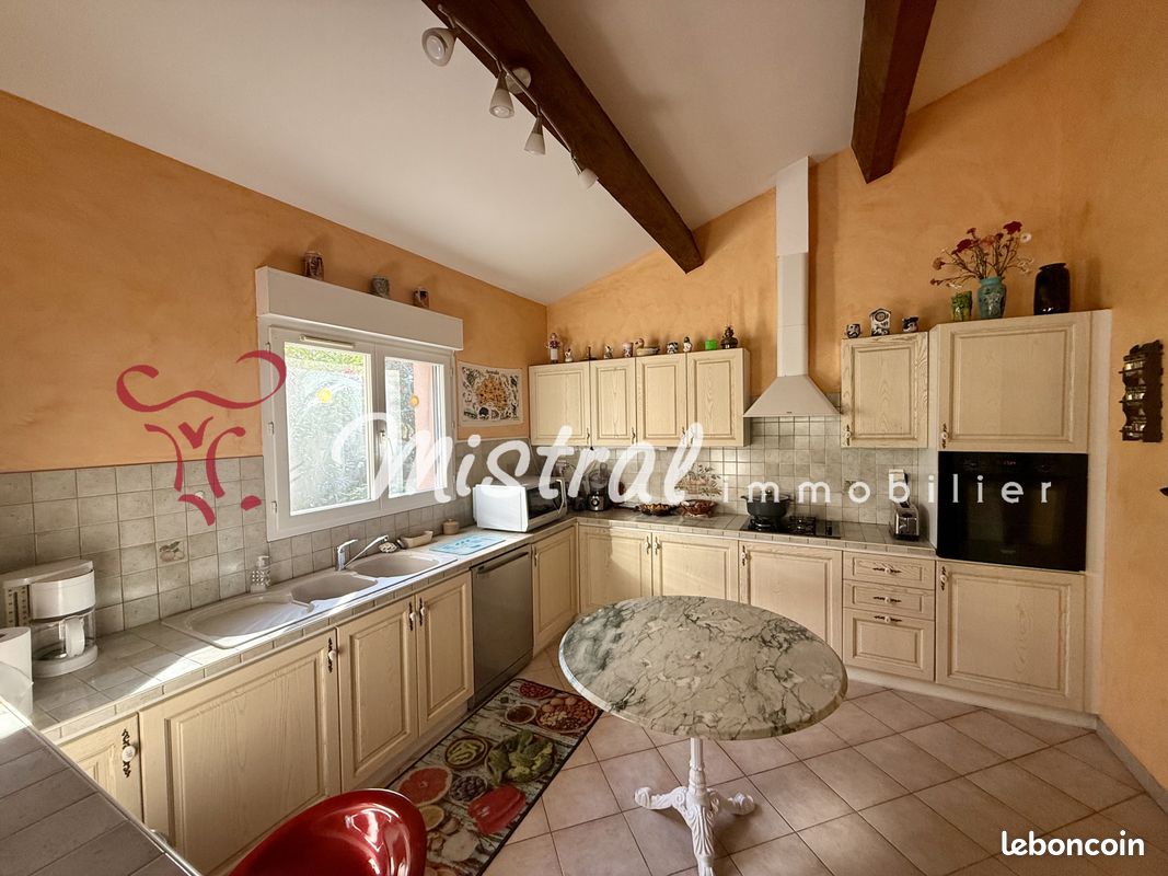 Maison 5 pièces 107 m² · à Aigues-Mortes · 107 m² · 383 000 €