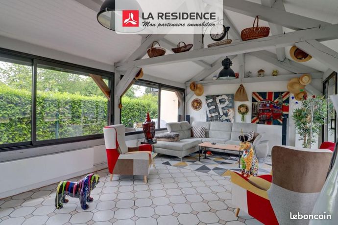 Maison 8 pièces 240 m²
