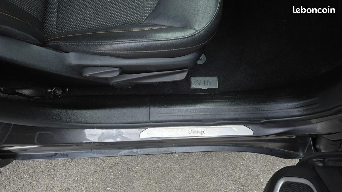 Jeep Compass Limited FWD (image 29)