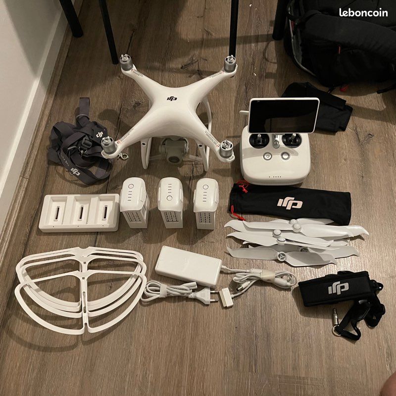 DJI PHANTOM 4 PRO PLUS V2.0 homologué S1, S2 et S3 + licence Pix4D + accessoires (image 1)