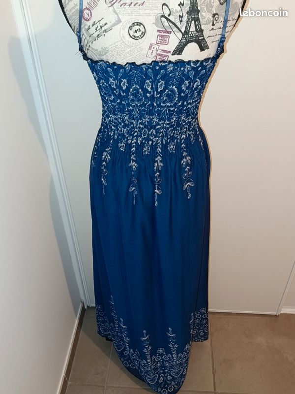 Robe longue bustier bleu nuit à motifs scintillants et strass (image 6)