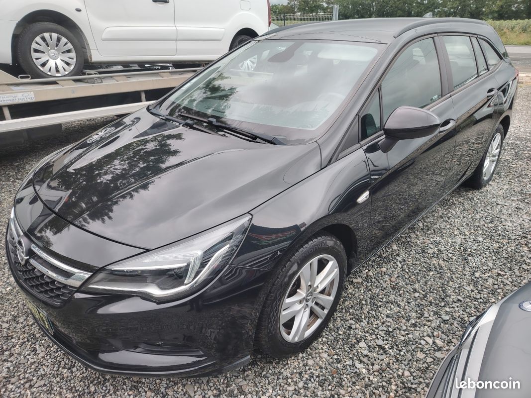 Opel Astra Sport Tourer 1.6 CDTI 110 cv (image 2)