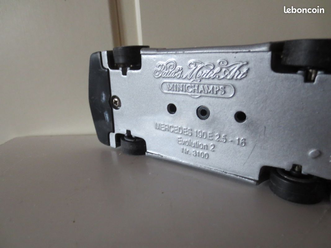 Modèle Réduit MINICHAMPS Mercedes 190 E 2.5 - 16 - Échelle 1/43 - Occasion - Pour Collectionneurs