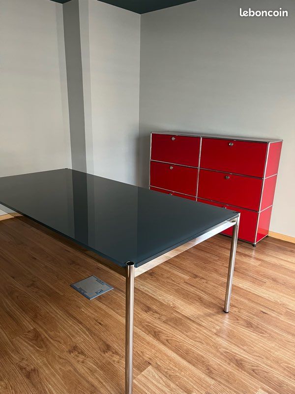 À vendre grand bureau de marque USM en parfait état (image 1)