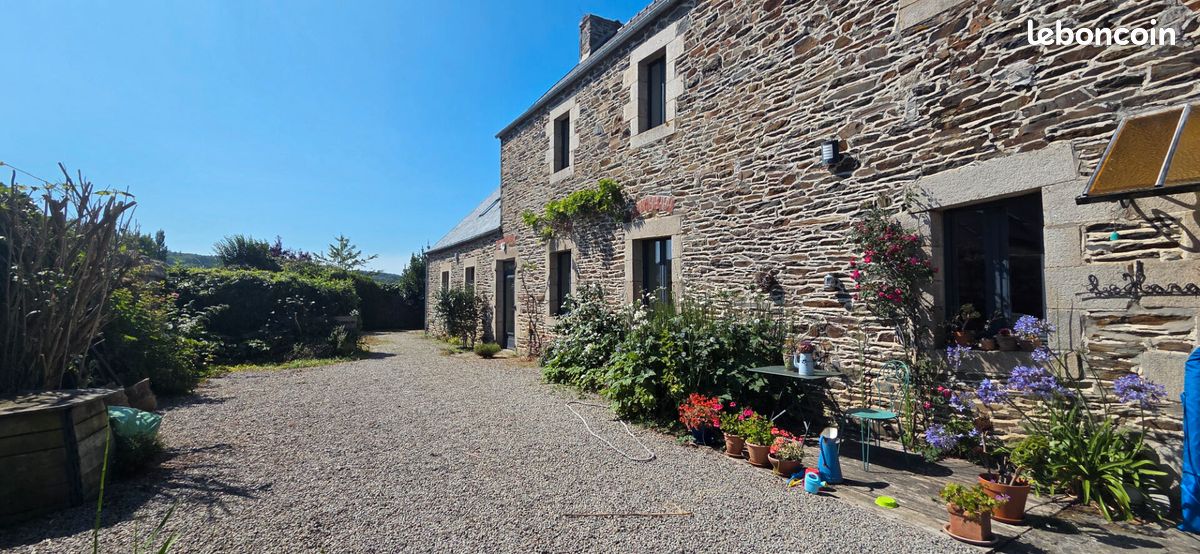 Maison 11 pièces 252 m² · à Plestin-les-Grèves · 252 m² · 441 000 €