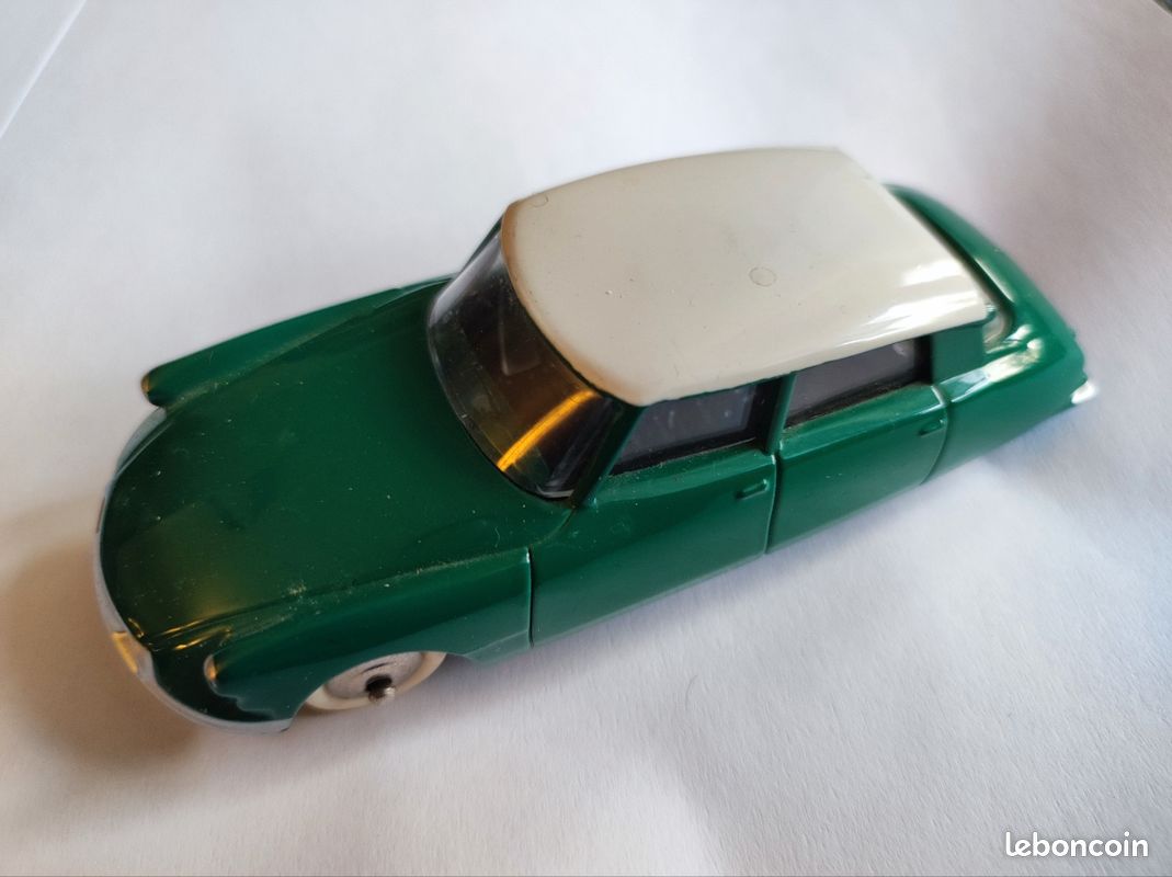 Dinky Toys 1:43 - Model car - Dinky Toys France 530 Citroën DS19