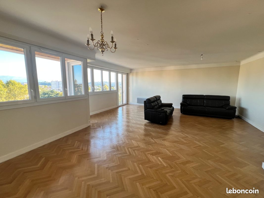 Parking 4 pièces 113 m² · à Pau · 113 m² · 220 000 €