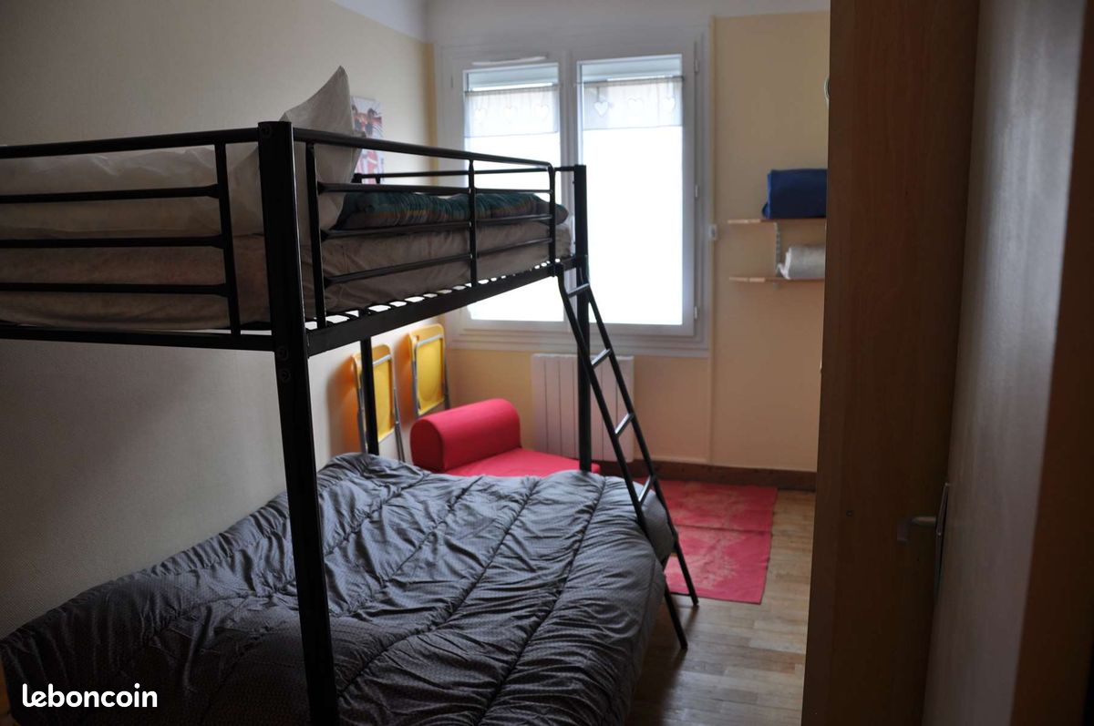 T4 de 74 M2 centre AX les Thermes 3 chambres (image 10)
