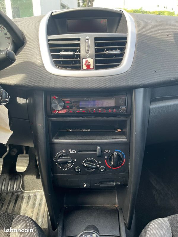 Peugeot 207 1.4 VTI 95 Ch Garantie (image 12)