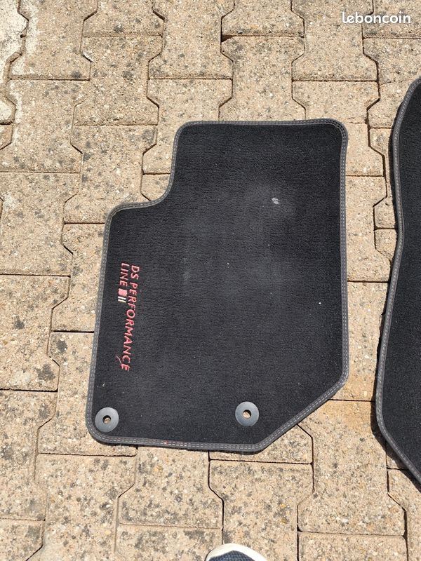 Tapis de voiture DS performance line (image 3)