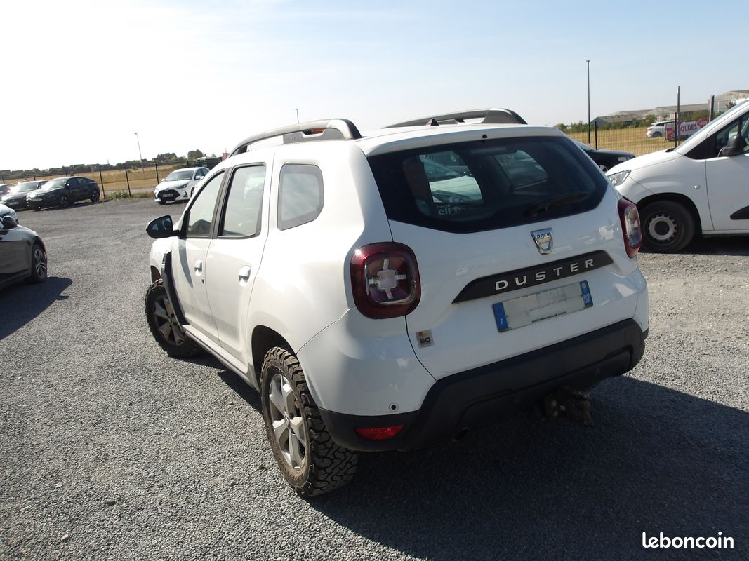 Dacia DUSTER 4X4 BlueDCI 115ch CONFORT (image 3)