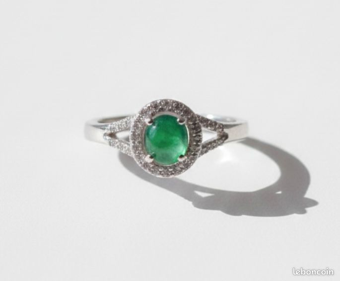 Très belles et originales boucles d'oreilles dormeuses