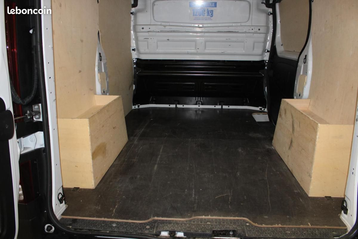 Renault Trafic FOURGON FG BLUE DCI 130 L1H1 3T GSR2 ADVANCE (image 7)