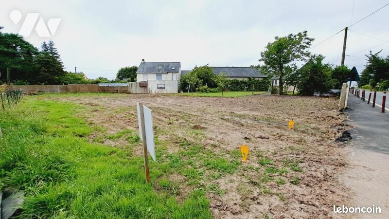 Terrain 650 m² · à Saint-Thurial · 650 m² · 64 200 €