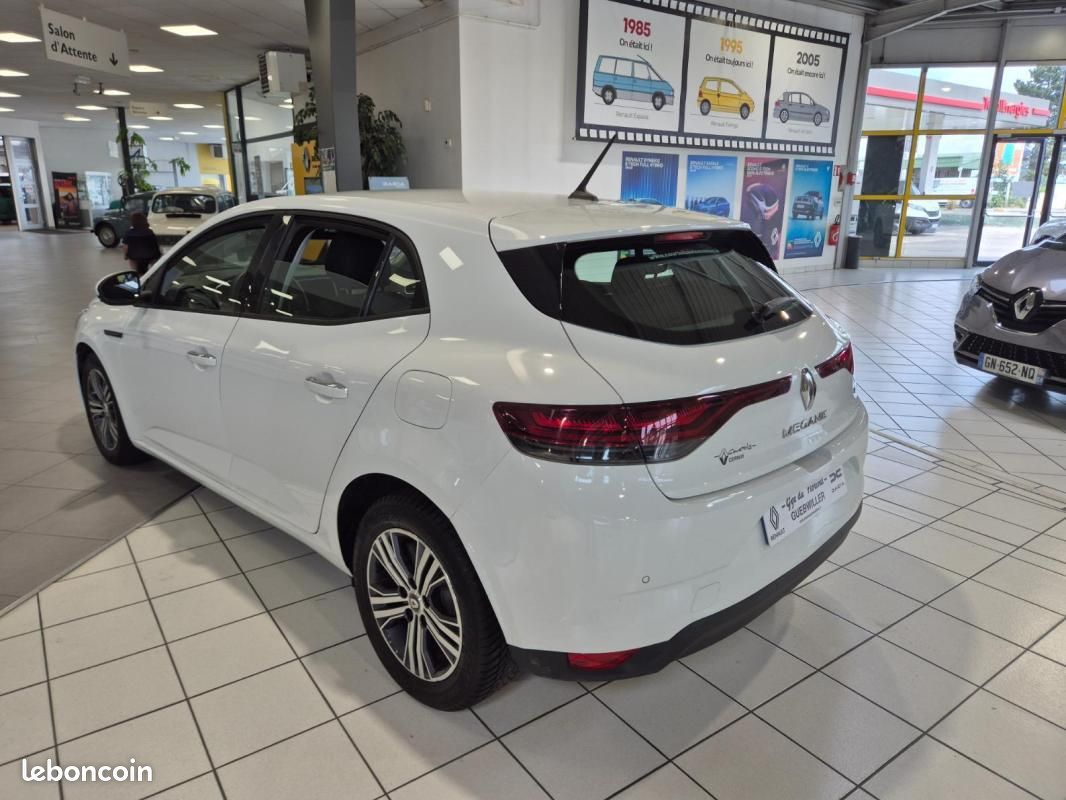 Renault Mégane IV Berline E-Tech plug-in hybrid 160 Evolution (image 11)